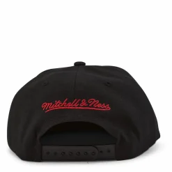 B Snapback