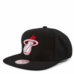 B Snapback