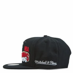 Bulls 1996 Champions Wave Snapback