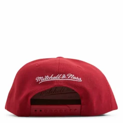 Bulls Embroidery Glitch Snapback