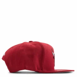 Bulls Embroidery Glitch Snapback