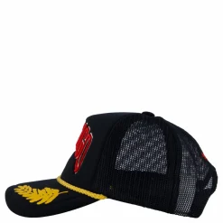 Bulls Gold Leaf Trucker HWC