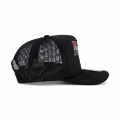 Bulls Rock On Trucker