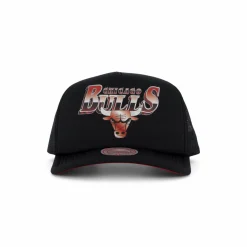 Bulls Rock On Trucker