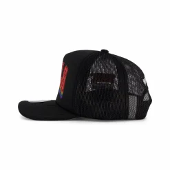 Bulls Trucker