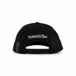 Bulls Trucker
