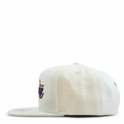 Cut Away Snapback Off