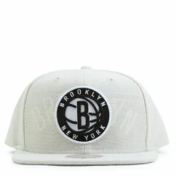 Cut Away Snapback Off